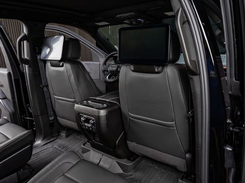 Used 2026 GMC Yukon Denali w/ Denali Reserve Package image 31