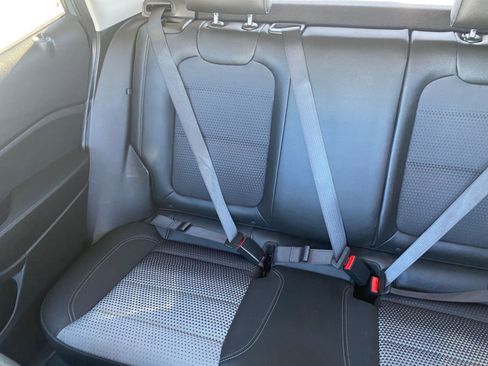 Used 2025 Chevrolet Trax LT image 44