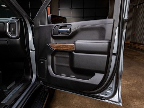 Used 2021 Chevrolet Silverado 1500 High Country w/ Technology Package image 36