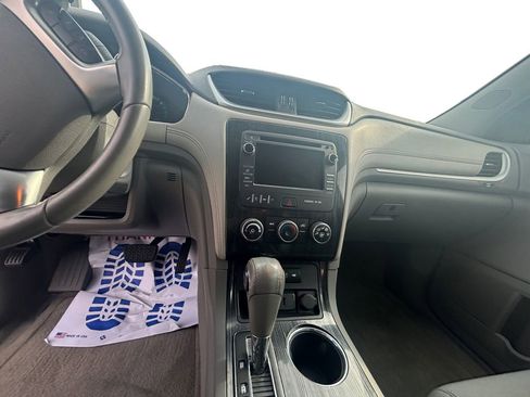 Used 2016 Chevrolet Traverse LT image 11