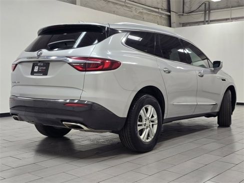 Used 2020 Buick Enclave Essence image 14