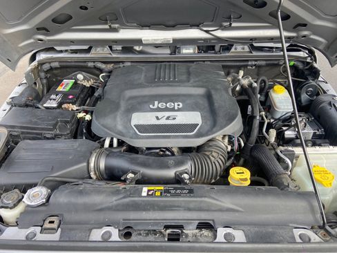 Used 2018 Jeep Wrangler Unlimited Sport S image 22