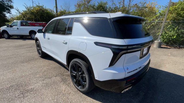 New 2027 Chevrolet Traverse RS w/ LPO, Floor Liner Package AWD/4WD image 8