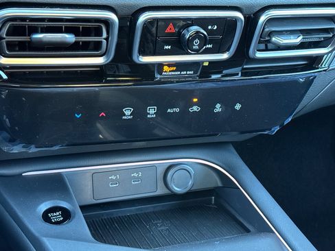 New 2026 Nissan Sentra SR w/ Floor Mat Package image 16