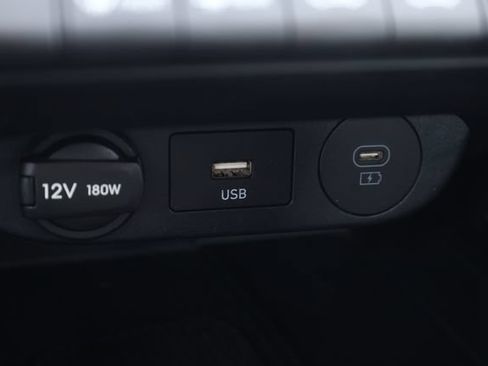 Used 2025 Hyundai Elantra SEL FWD image 19