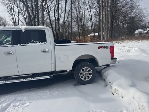 Used 2019 Ford F250 XLT w/ XLT Premium Package image 5
