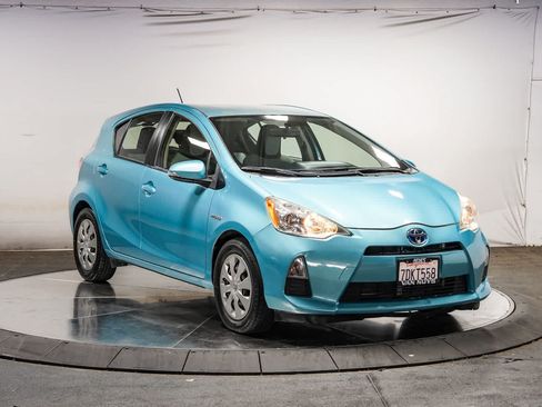 Used 2014 Toyota Prius C One FWD image 5