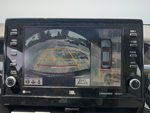 Used 2022 Toyota Camry XLE FWD image 17