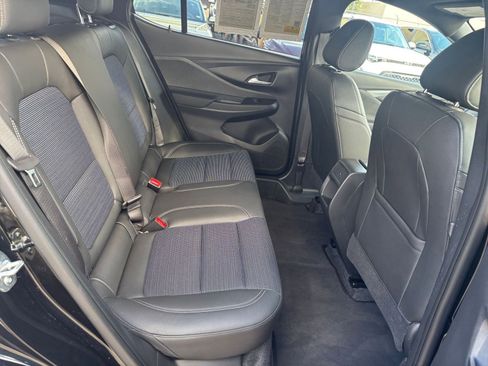 Used 2025 Buick Envista Preferred image 24