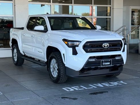 Used 2024 Toyota Tacoma SR5 image 6