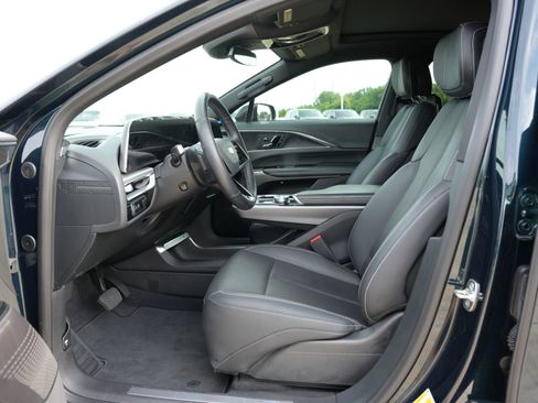 Used 2024 Cadillac Lyriq Luxury RWD image 12