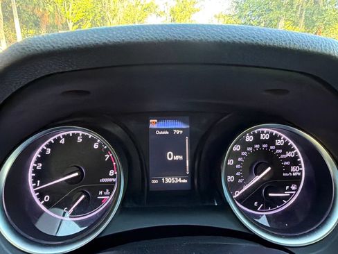 Used 2018 Toyota Camry LE FWD image 9