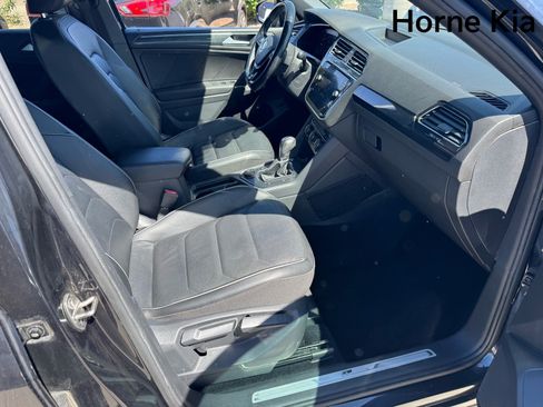 Used 2018 Volkswagen Tiguan SEL Premium AWD/4WD image 25