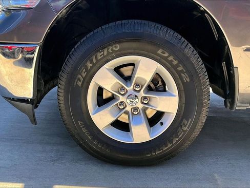 Used 2021 RAM 1500 Classic SLT AWD/4WD image 8