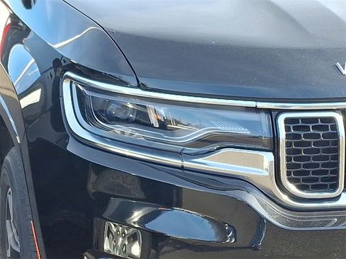 Used 2024 Jeep Wagoneer Series III image 8