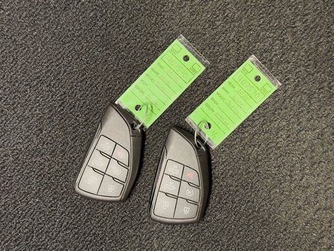 Used 2025 GMC Sierra EV Denali image 22