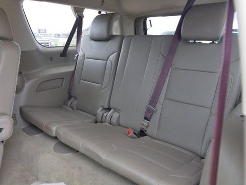 Used 2017 Chevrolet Suburban Premier AWD/4WD image 31