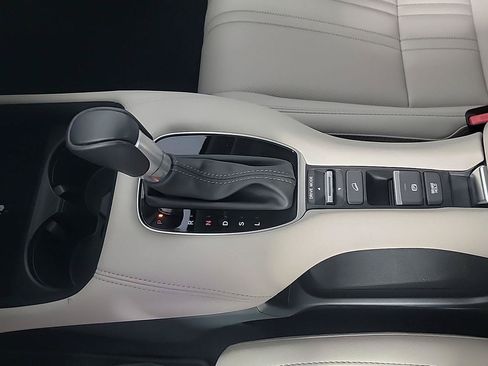 Certified 2026 Honda HR-V EX-L image 33