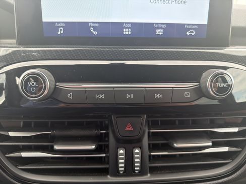Certified 2025 Ford Escape ST-Line Select AWD/4WD image 27