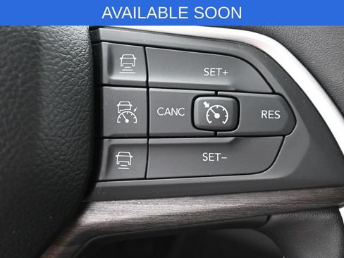 Used 2022 Jeep Grand Cherokee Limited AWD/4WD image 19