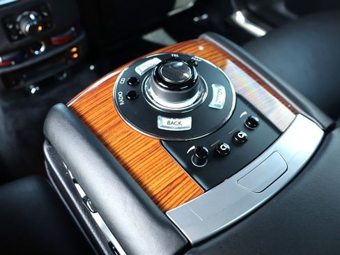 Used 2011 Rolls-Royce Ghost RWD image 35