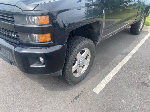 Used 2015 Chevrolet Silverado 2500 LTZ AWD/4WD image 2