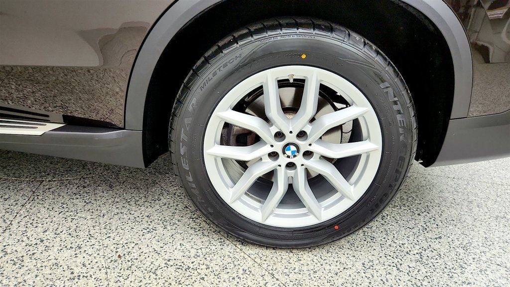 Used 2022 BMW X5 xDrive40i w/ Premium Package AWD/4WD image 9