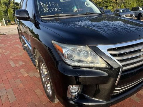Used 2015 Lexus LX 570 4WD image 20