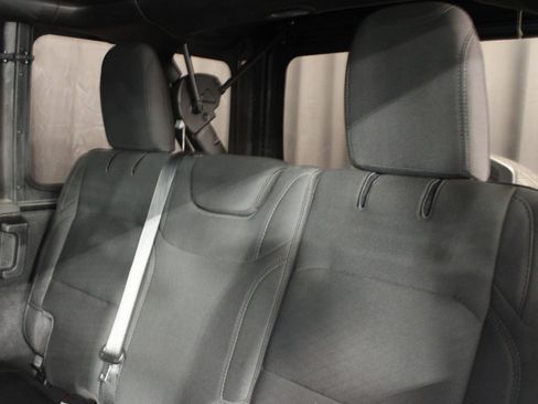 Used 2022 Jeep Wrangler Unlimited Sport AWD/4WD image 6