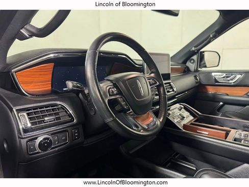 Used 2019 Lincoln Navigator Select AWD/4WD image 38