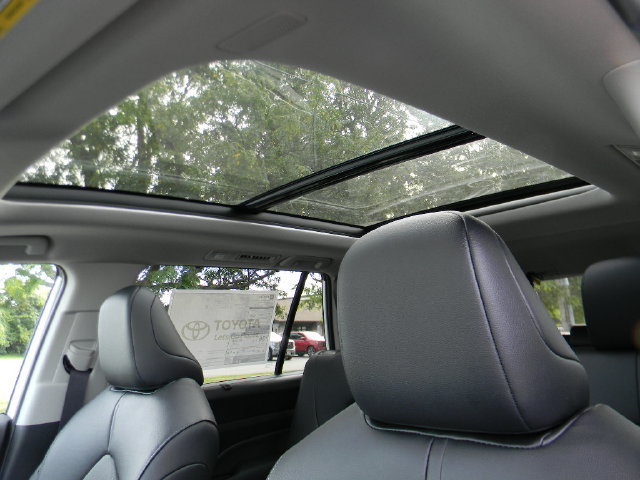 New 2026 Toyota Grand Highlander XLE FWD image 18