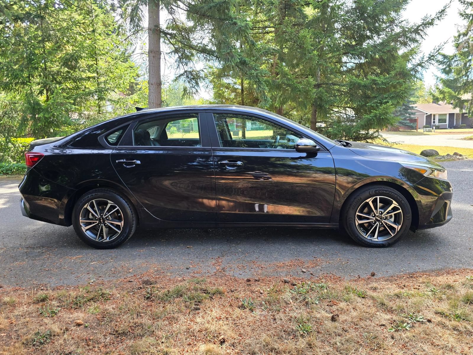 Used 2023 Kia Forte LXS w/ LXS Technology Package FWD image 6