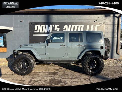 Used 2015 Jeep Wrangler Unlimited Rubicon w/ Connectivity Group AWD/4WD image 1