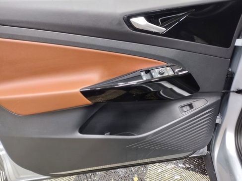 Used 2021 Volkswagen ID.4 Pro S w/ Gradient Package image 19