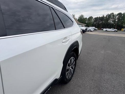 Used 2023 Subaru Outback Premium AWD/4WD image 15