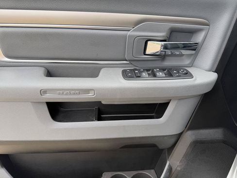 Used 2020 RAM 1500 Classic SLT w/ Luxury Group AWD/4WD image 14