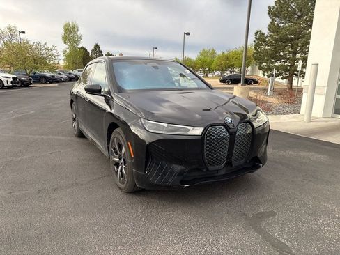 Used 2023 BMW iX xDrive50 w/ Premium Package image 7