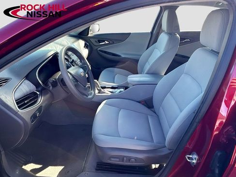 Used 2020 Chevrolet Malibu LT image 25