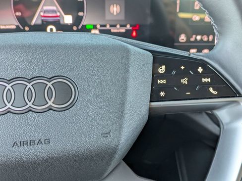 Used 2025 Audi Q5 Premium w/ Convenience Package AWD/4WD image 11
