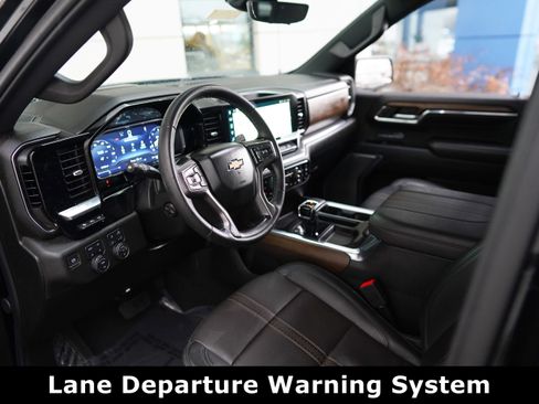 Used 2024 Chevrolet Silverado 1500 High Country w/ Technology Package image 4