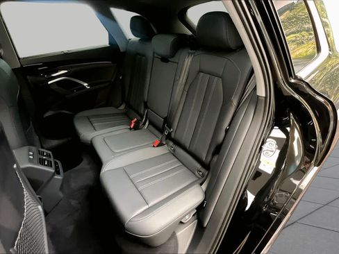 Used 2026 Audi Q5 Premium Plus w/ Premium Plus AWD/4WD image 21