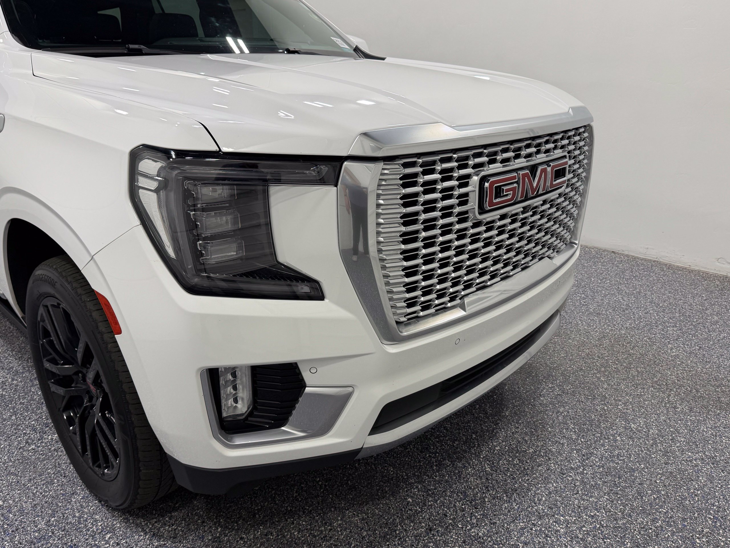 Used 2021 GMC Yukon Denali AWD/4WD image 13