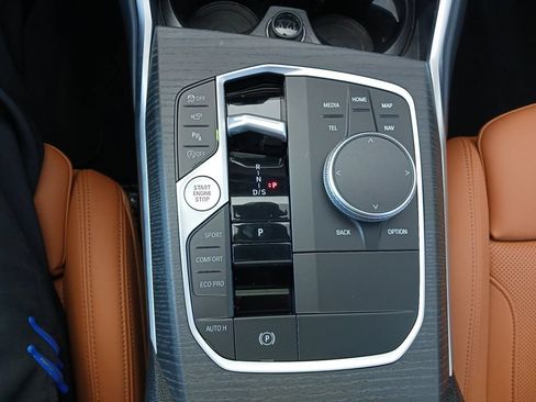 Used 2025 BMW 330i Sedan w/ Convenience Package RWD image 37