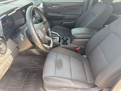 Used 2024 Chevrolet Colorado LT w/ LT Convenience Package II AWD/4WD image 5