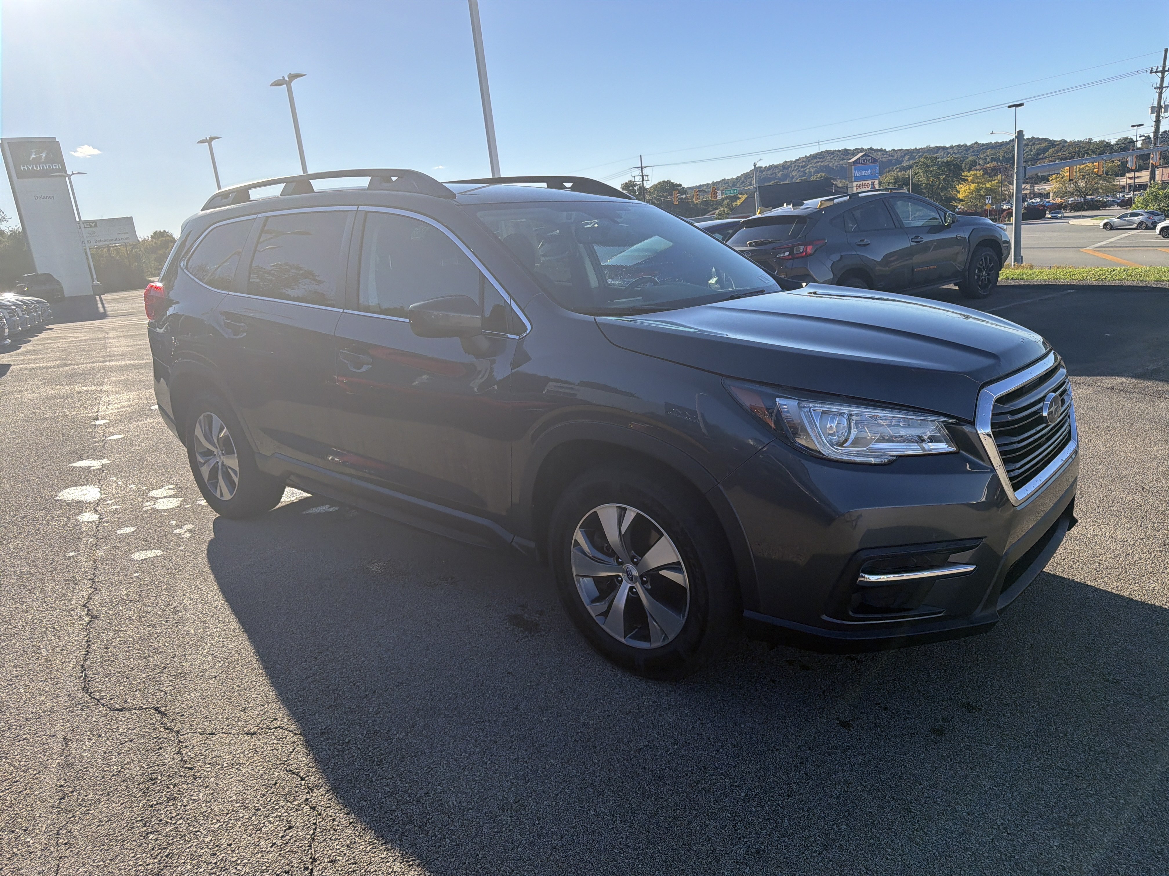 Used 2021 Subaru Ascent Premium w/ Convenience Package AWD/4WD image 2