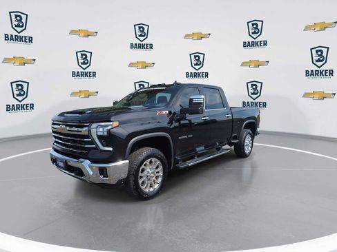 Used 2025 Chevrolet Silverado 2500 LTZ w/ LTZ Premium Package AWD/4WD image 4