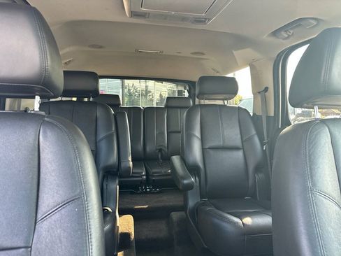 Used 2007 GMC Yukon SLT w/ SLT Preferred Equipment Group RWD image 28