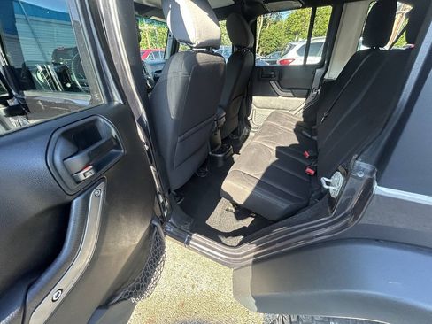 Used 2017 Jeep Wrangler Unlimited Sport w/ Quick Order Package 24S AWD/4WD image 7