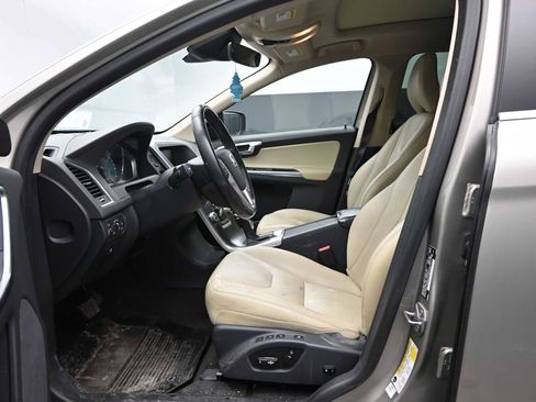 Used 2016 Volvo XC60 T6 w/ Proximity Package image 9