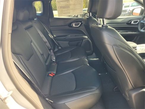 New 2026 Jeep Compass Latitude image 13
